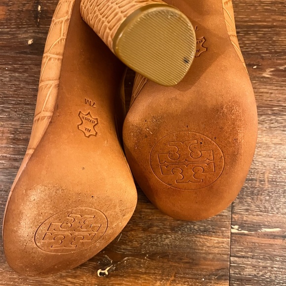 Tory Burch High Heels Pump, size 7 - Picture 8 of 9